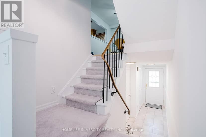 57 - 235 Bronte Street S — photo 6 of 38