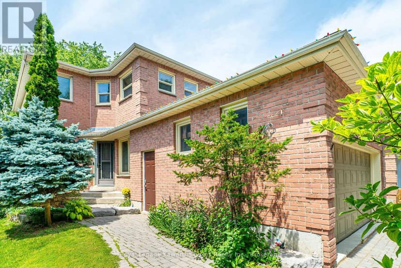 38 Lipton Crescent — photo 3 of 33