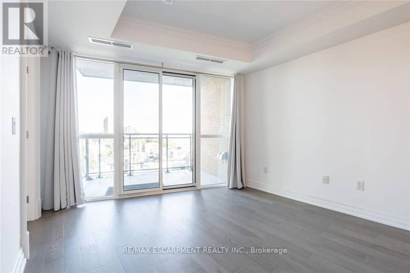 406 - 2060 Lakeshore Road — photo 23 of 40