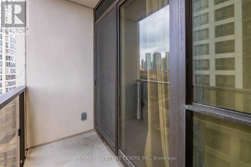 610 - 30 Elm Drive — photo 29 of 37