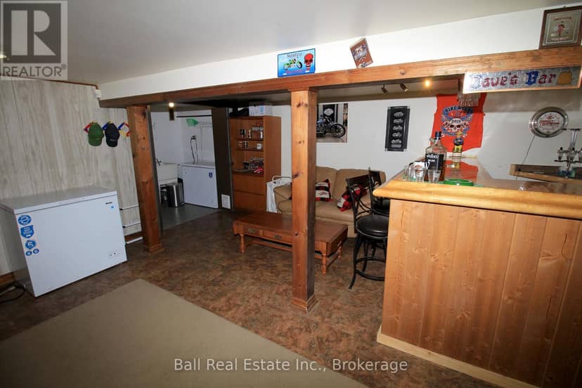 1123 Harcourt Road — photo 35 of 40