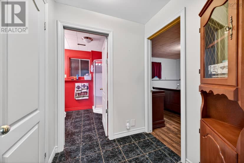 675 GREENVILLE Road — photo 32 of 40