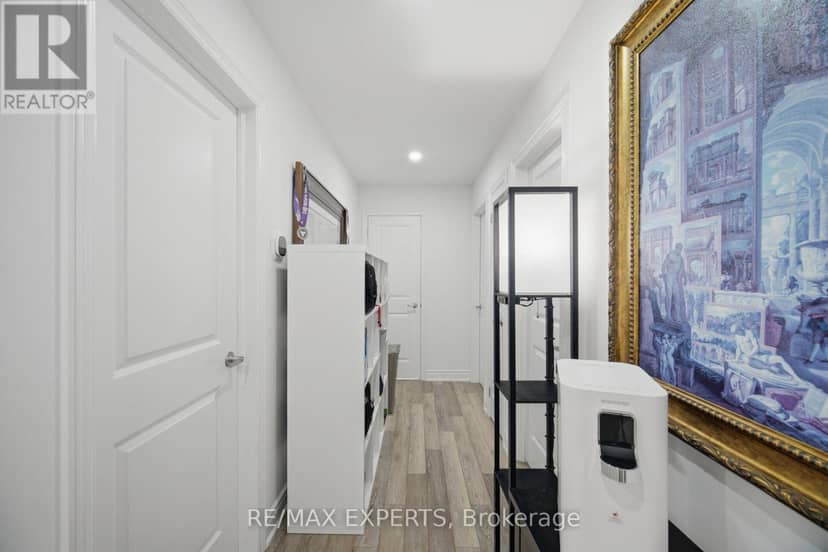 3211 Cove Avenue — photo 17 of 40