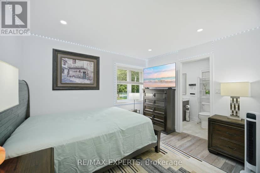 3211 Cove Avenue — photo 18 of 40