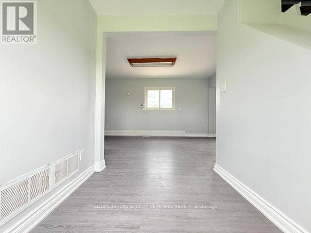 325 King Street — photo 18 of 19