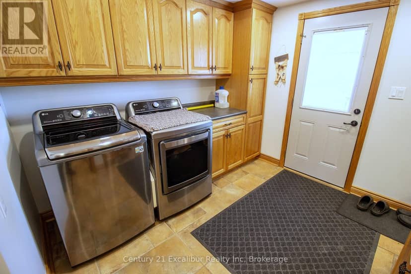 591 Wellington Street E — photo 16 of 35