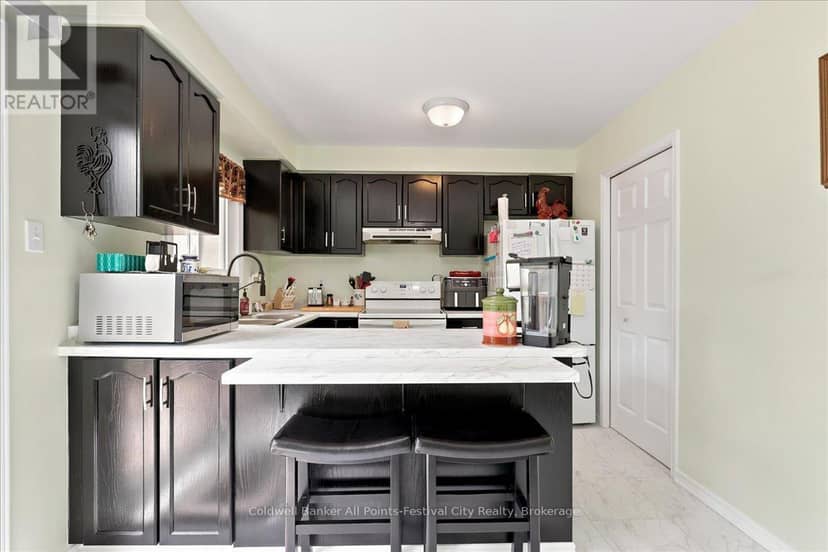 75 Edison Crescent — photo 15 of 40