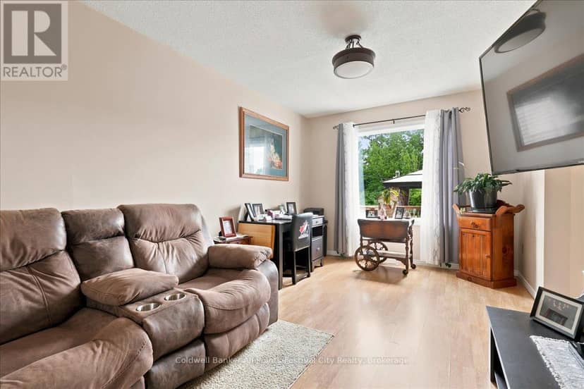75 Edison Crescent — photo 6 of 40