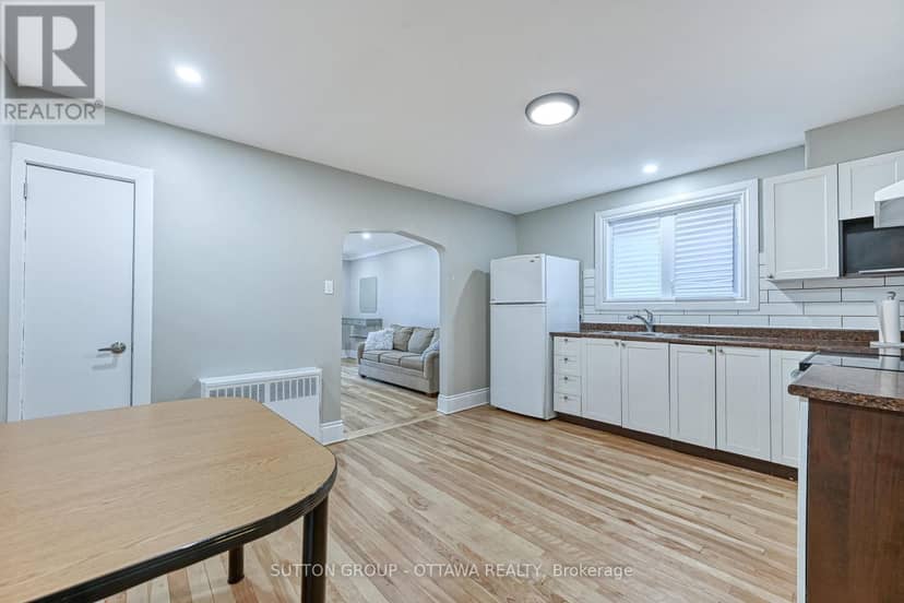 154-156 Dagmar Avenue — photo 9 of 32
