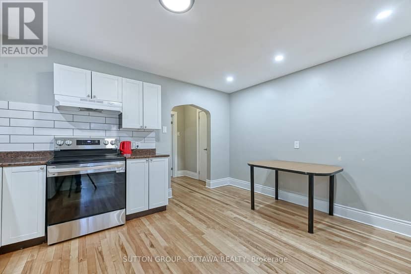 154-156 Dagmar Avenue — photo 11 of 32