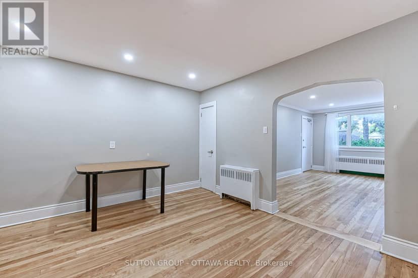 154-156 Dagmar Avenue — photo 12 of 32