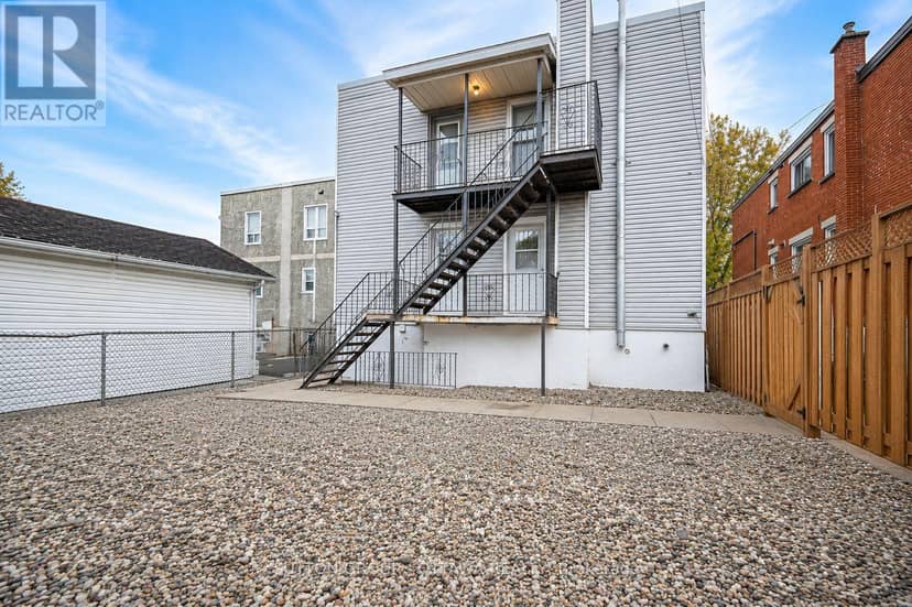 154-156 Dagmar Avenue — photo 31 of 32