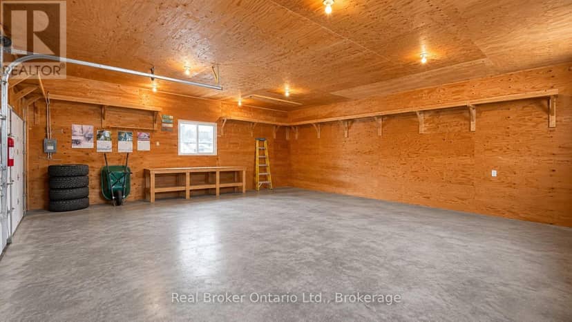 815 Albert Street E — photo 3 of 20