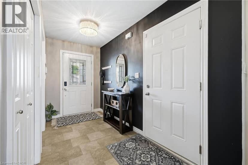 101 TUFFY MACDOUGALL Court, Harriston, photo 2