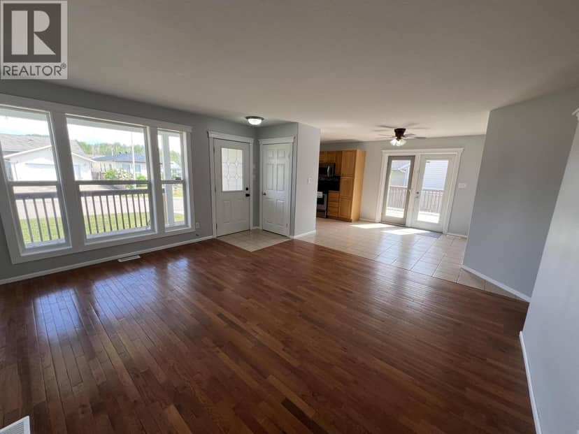 5213 HALLMARK CRESCENT, Fort Nelson, photo 5