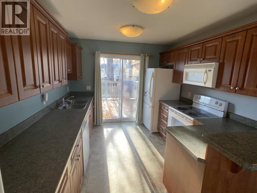 B 4609 BOUNDARY ROAD, Fort Nelson, photo 2