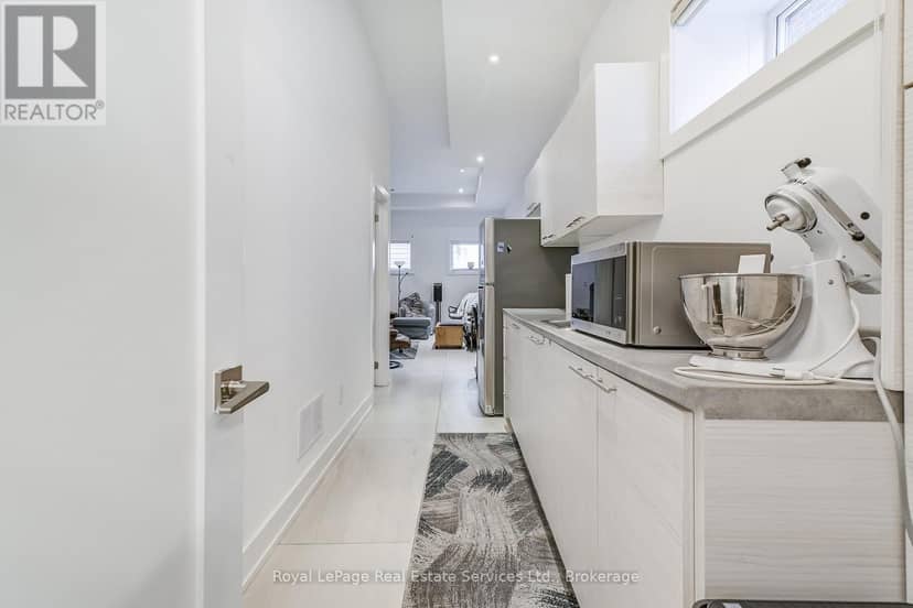 176 Leyton Avenue — photo 28 of 39