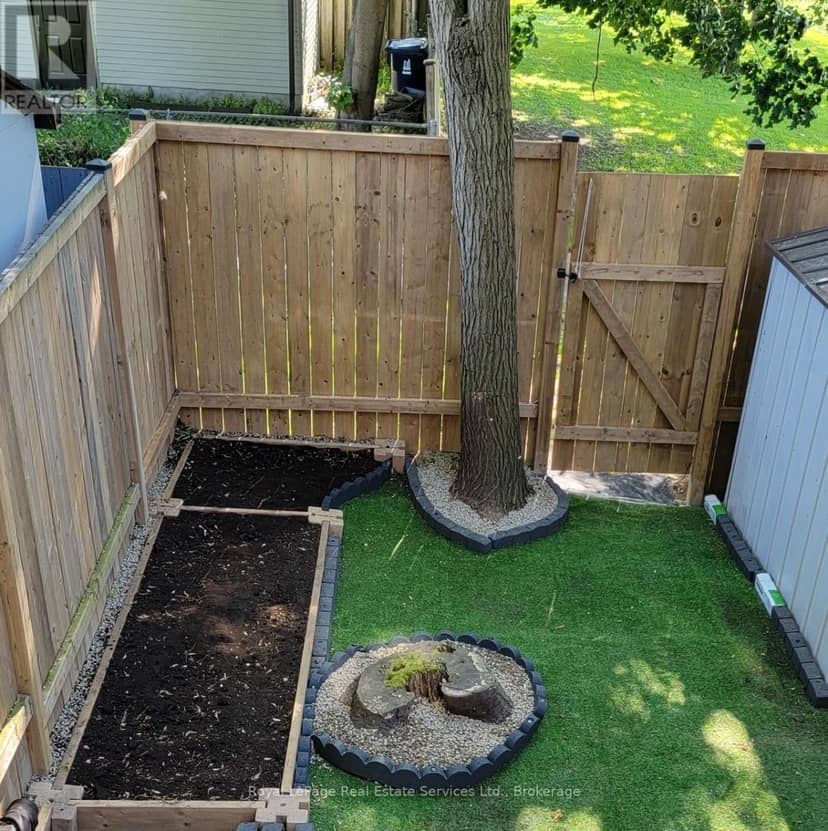 176 Leyton Avenue — photo 35 of 39