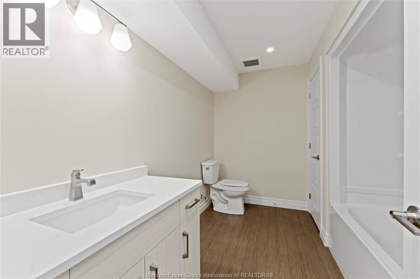 77 Belleview DRIVE — photo 32 of 37