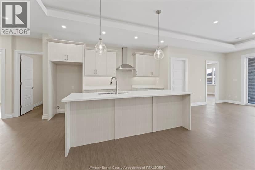 77 Belleview DRIVE — photo 8 of 37