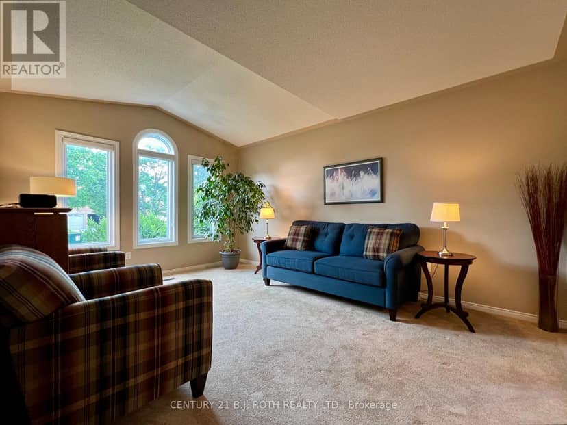 47 Looker Drive — photo 5 of 40