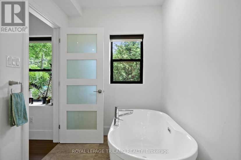 3 - 130 Windsor Crescent — photo 18 of 40
