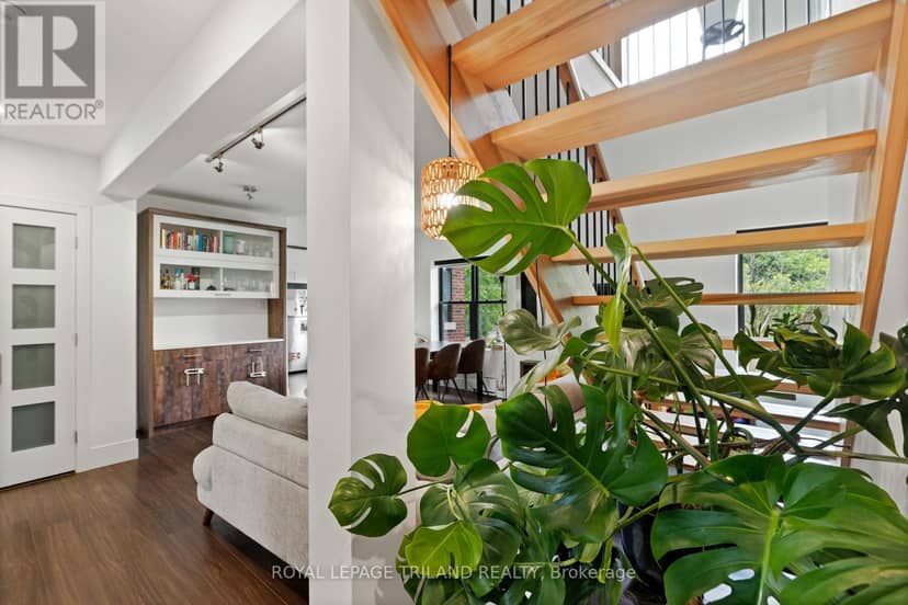 3 - 130 Windsor Crescent — photo 7 of 40