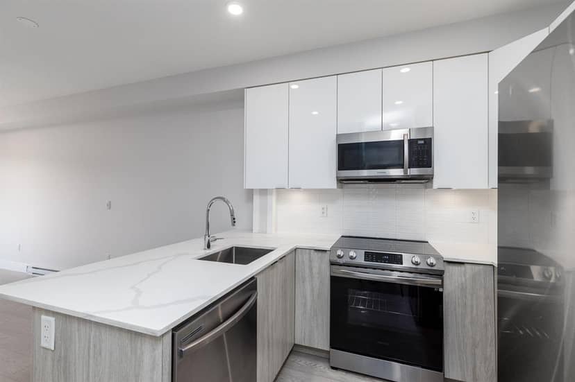 10X 5486 199A STREET, Langley, photo 5