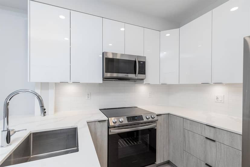 10X 5486 199A STREET, Langley, photo 6