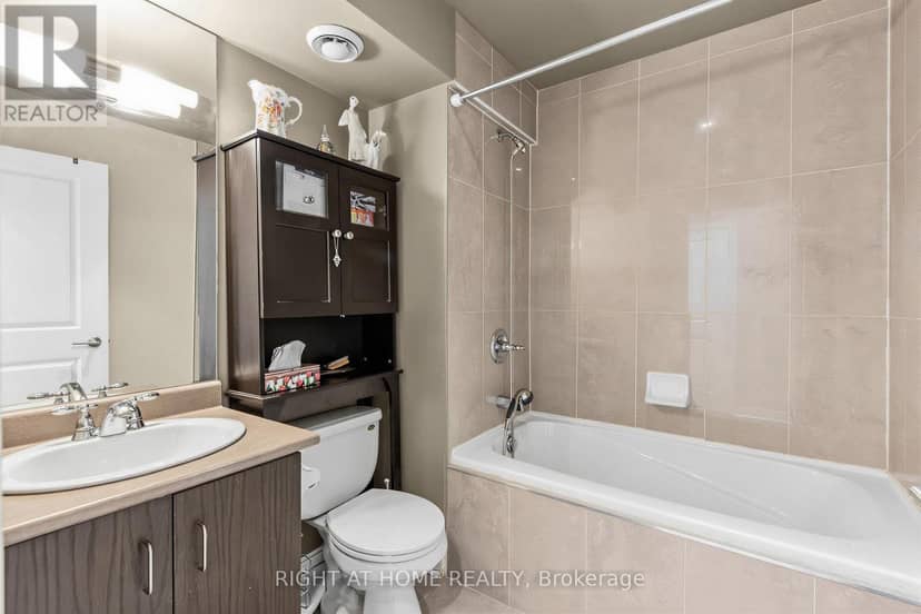 305 - 18 Yorkville Avenue — photo 12 of 20