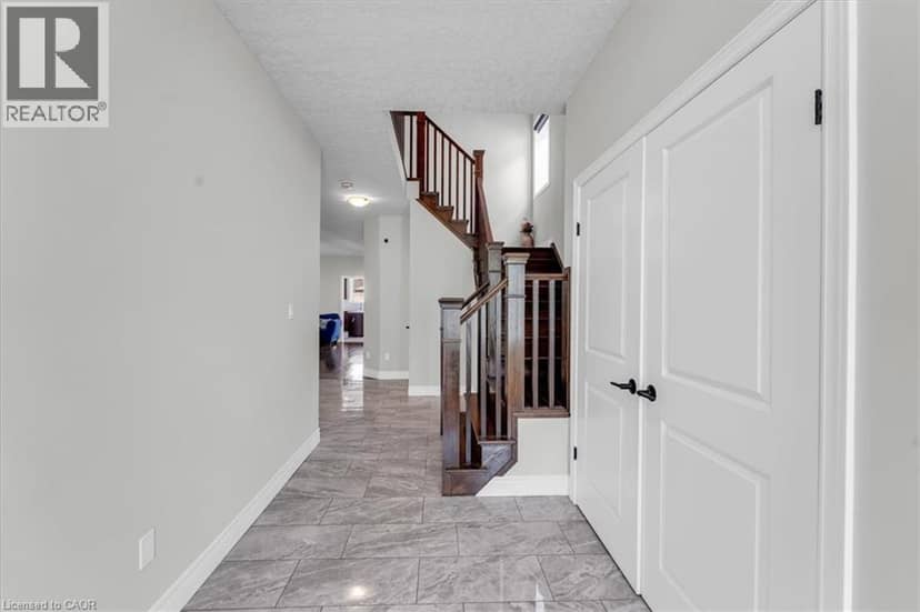 121 DALLAN Drive — photo 10 of 40