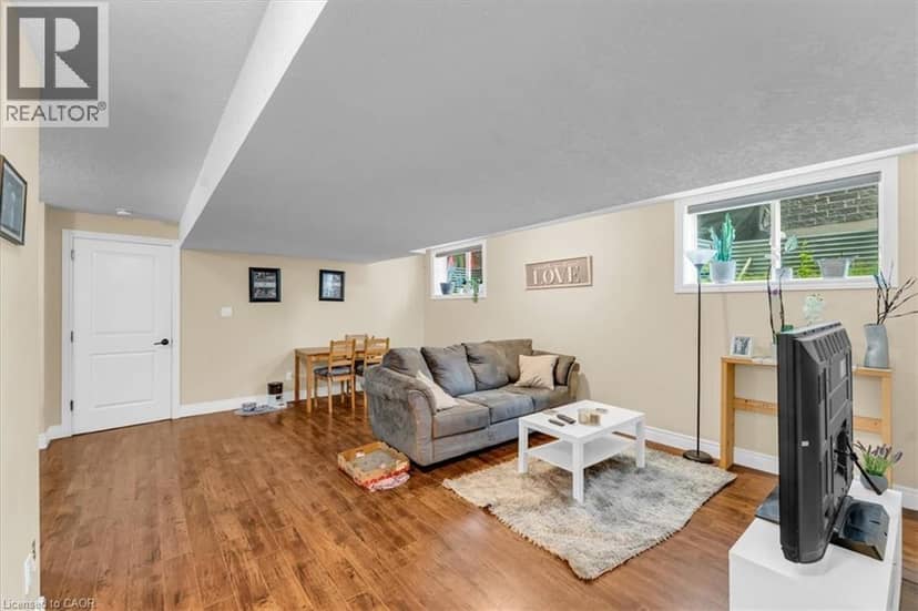 121 DALLAN Drive — photo 29 of 40
