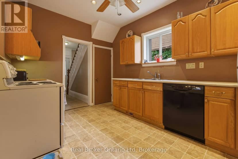 127 Garafraxa Street — photo 13 of 40
