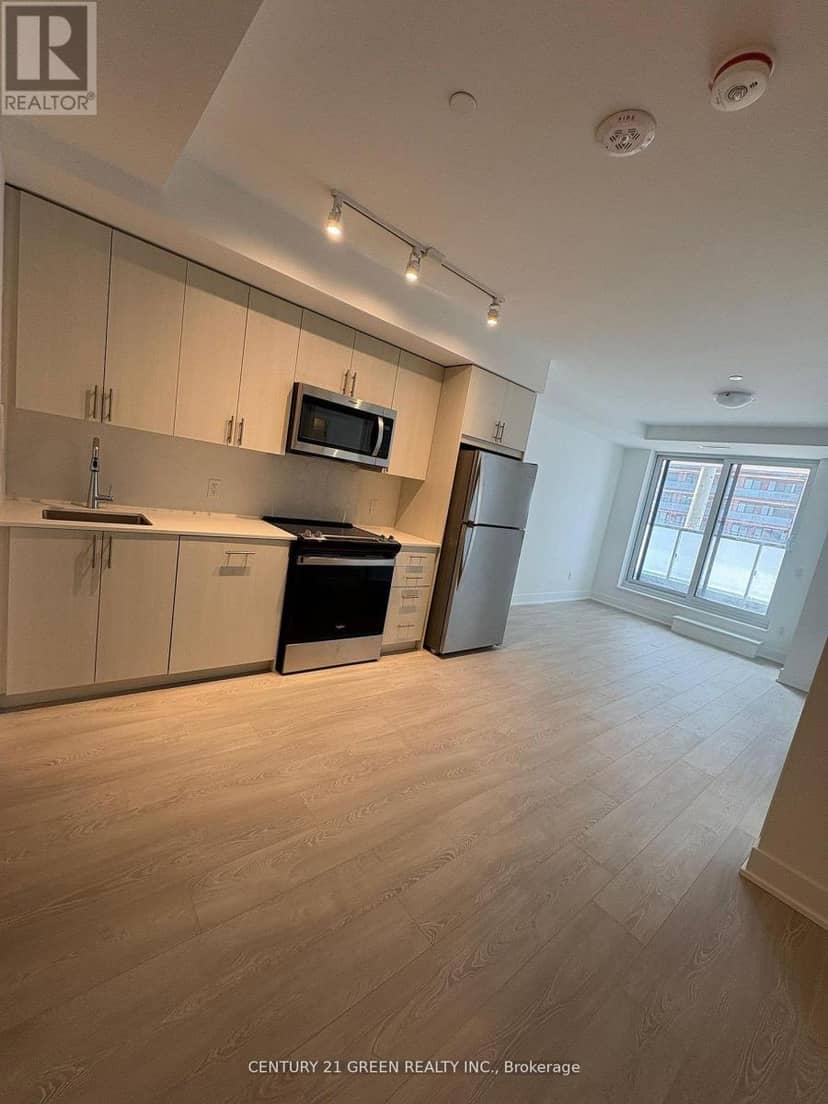 219 - 2545 Simcoe Street N — photo 3 of 16