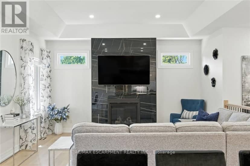 270 Charles Street — photo 15 of 40