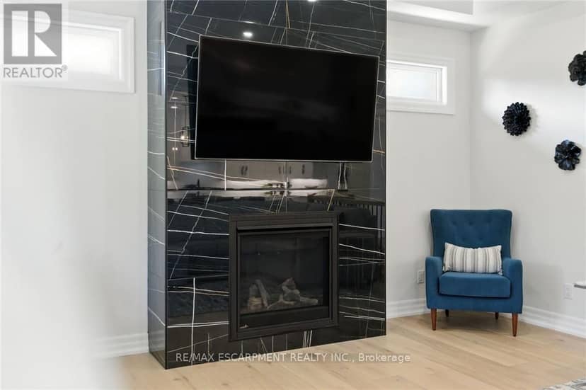270 Charles Street — photo 16 of 40
