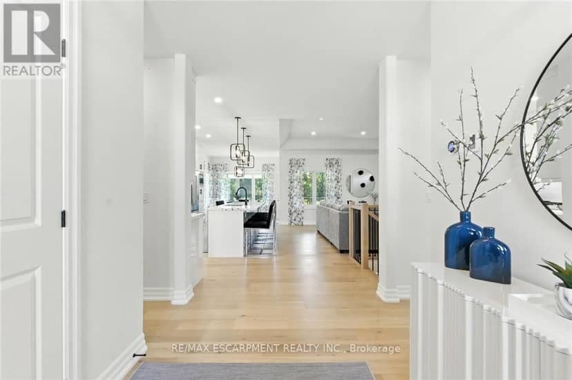 270 Charles Street — photo 4 of 40