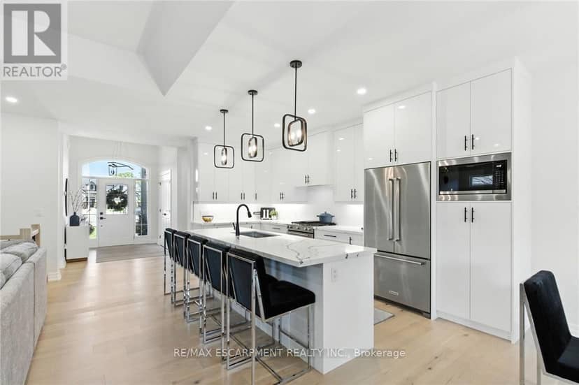 270 Charles Street — photo 7 of 40