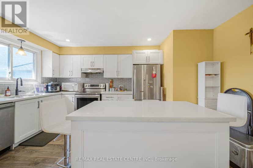659 Upper Wellington Street E — photo 18 of 39