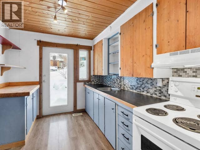 8150 8th Avenue — photo 5 of 28