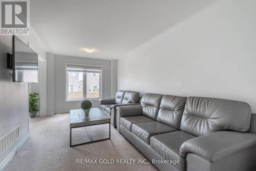 335 Stewart Street — photo 5 of 27