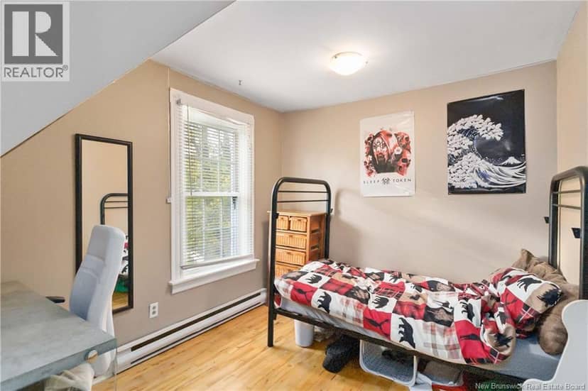 42-44 Edward — photo 36 of 40