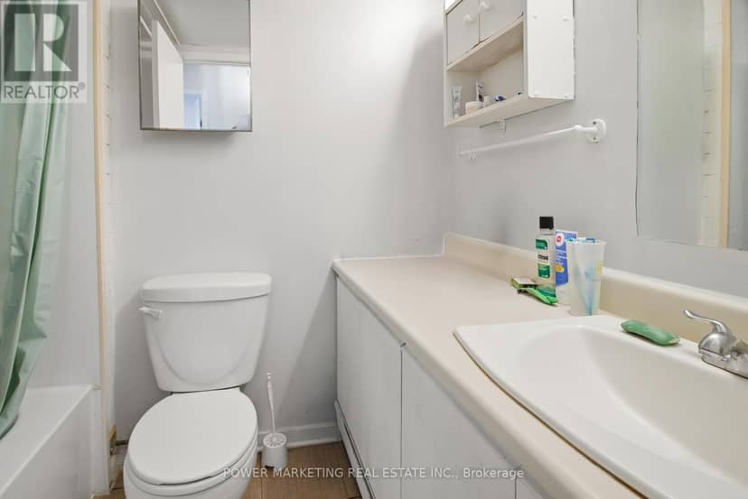 G - 37 Robinson Avenue — photo 7 of 12