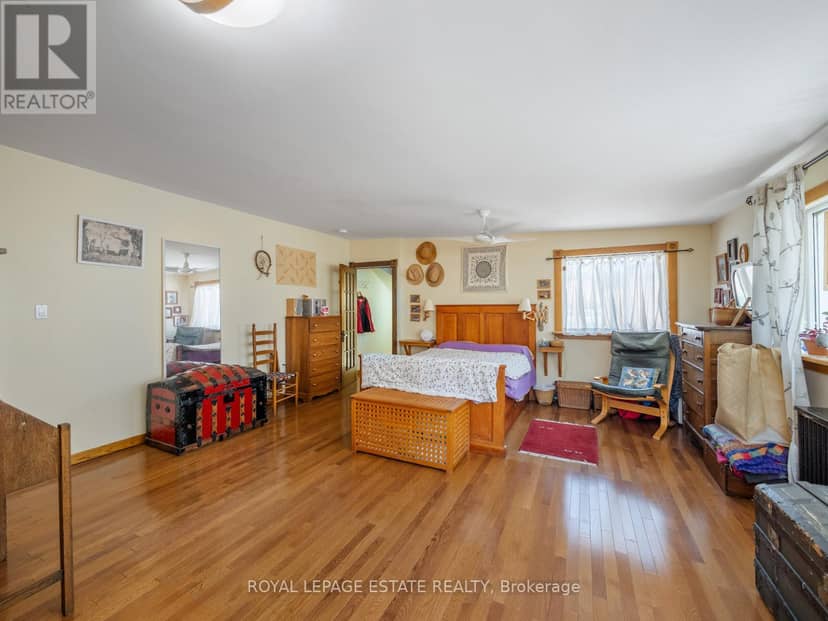 2275 Queen Street E — photo 31 of 39