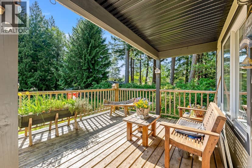 1495 Baikie Rd, Denman Island