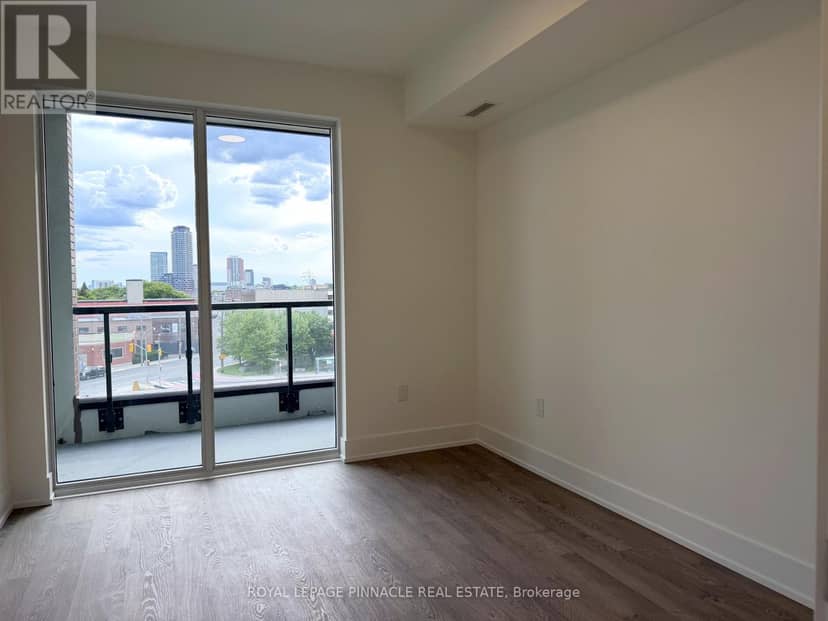 444 - 858 Dupont Street — photo 9 of 16