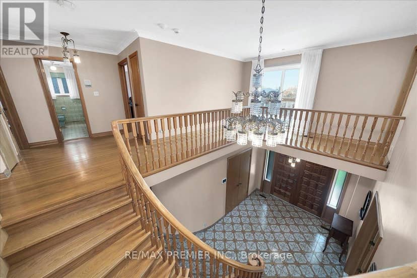 100 Hallsport Crescent — photo 21 of 40