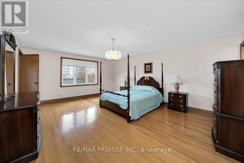 100 Hallsport Crescent — photo 22 of 40