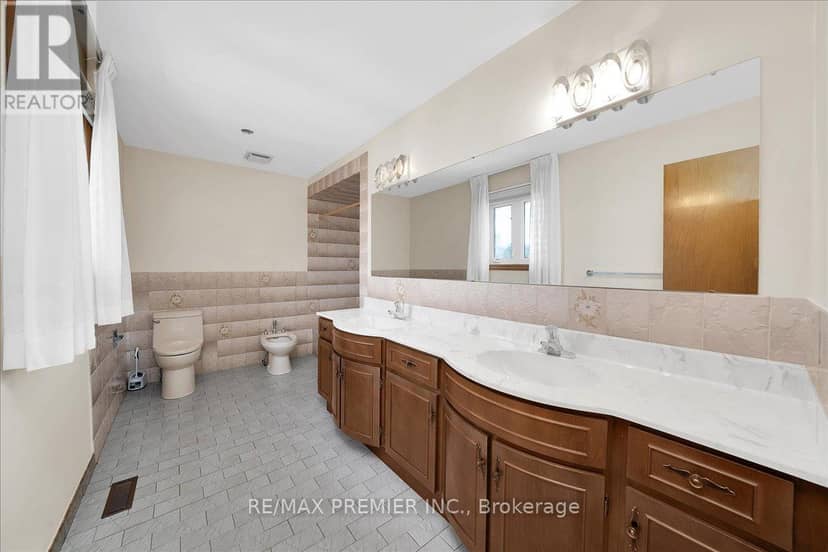 100 Hallsport Crescent — photo 25 of 40