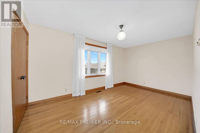 100 Hallsport Crescent — photo 27 of 40